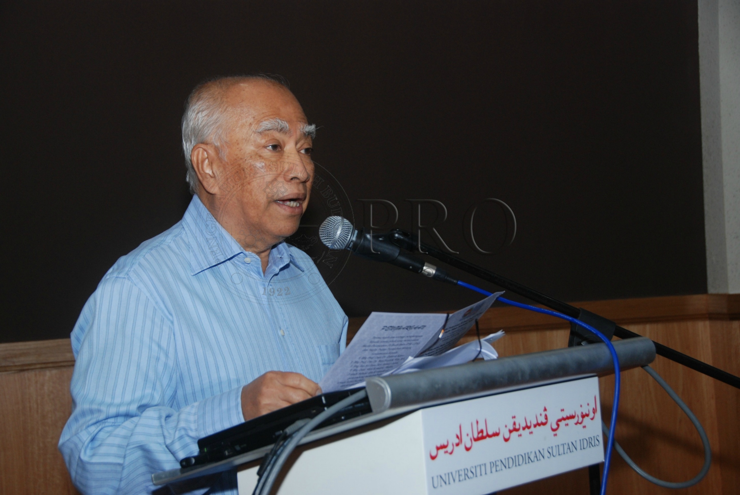 PRO 12 140 buku DSC 9700